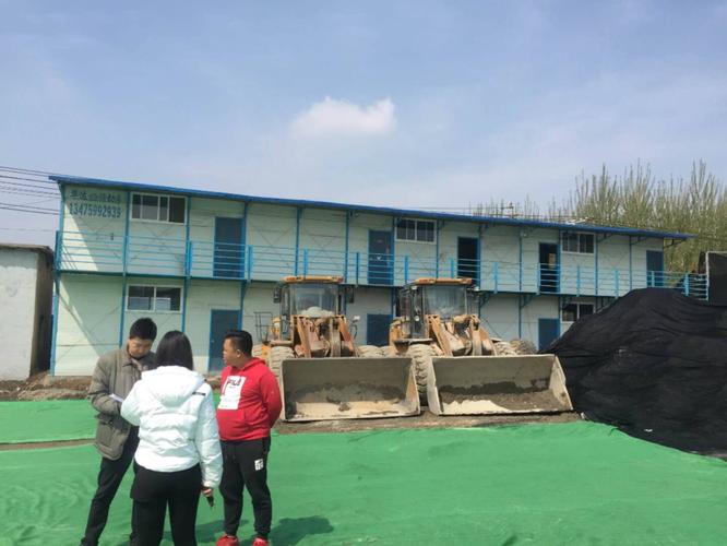 歷城區(qū)環(huán)保局項(xiàng)目科匯同專家對(duì)五家企業(yè)所報(bào)環(huán)評(píng)報(bào)告表項(xiàng)目進(jìn)行現(xiàn)場(chǎng)